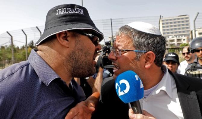Dispute entre un résident palestinien et le membre israélien de la Knesset et chef du parti d'extrême droite Pouvoir juif (Otzma Yehudit) Itamar Ben-Gvir dans le quartier Sheikh Jarrah, à Jérusalem-Est annexée par Israël (Gil Cohen Magen / AFP)