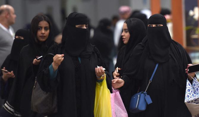 Féminisation des emplois: quand l’Occident ne veut pas comprendre le changement en Arabie saoudite