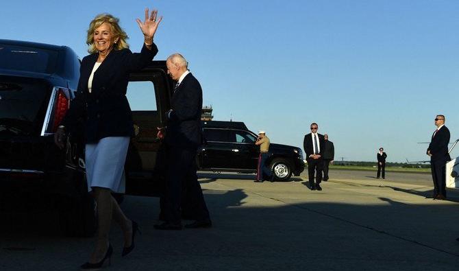 La Première dame américaine Jill Biden et le président Joe Biden à leur arrivée à la Royal Air Force Mildenhall, en Angleterre, le 9 juin 2021 (Photo, AFP)