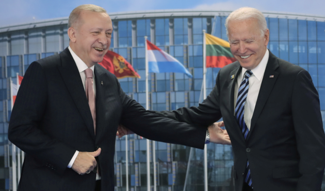 Lors d'un sommet pacifique, Biden et Erdogan se montrent «d'accord sur leurs désaccords» 