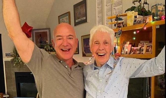 Une femme de 82 ans s'envolera avec Jeff Bezos dans l ...