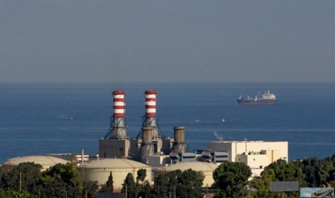 Un pétrolier transportant du fioul d'Irak est vu ancré près de la centrale électrique de Zahrani à Zahrani près de la ville de Sidon (Saïda) dans le sud du Liban le 18 septembre 2021 (Photo, AFP)