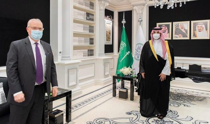 Le vice-ministre saoudien de la Défense, le prince Khalid ben Salmane, reçoit l’envoyé américain au Yémen, Tim Lenderking, à Riyad (Photo/Twitter/kbsalsaud) 