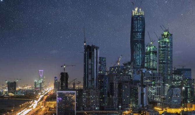 Les Saoudiens se sont rués sur les réseaux sociaux pour glaner des informations sur une réunion secrète à propos du prochain festival Riyadh Season (Shutterstock) Les Saoudiens se sont rués sur les réseaux sociaux pour glaner des informations sur une réunion secrète à propos du prochain festival Riyadh Season (Shutterstock) 