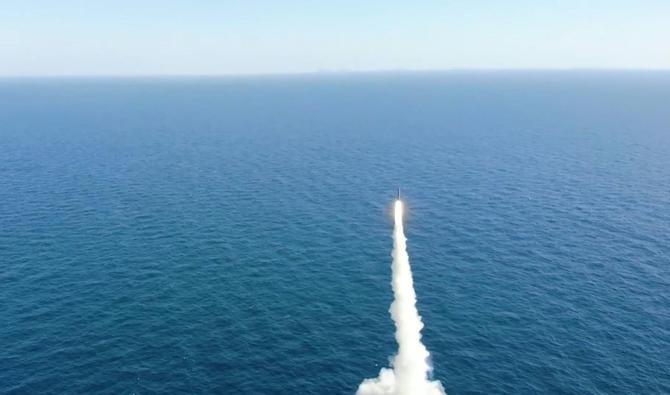 La Corée du Sud teste avec succès un missile balistique lancé par un sous-marin, devenant ainsi le septième pays au monde à disposer de cette technologie avancée (Photo, AFP)
