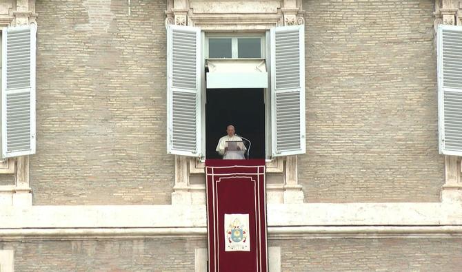 « Ne fermons pas les yeux à leur espoir », celui de « recommencer à vivre », a lancé pape François (Photo, AFP)