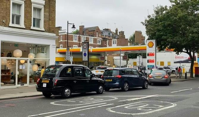 Le Royaume-Uni a demandé lundi à son armée d'être prête à venir en aide dans la crise des carburants, après un week-end où les Britanniques inquiets se sont rués dans les stations-service (Photo, AFP)