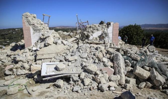 Les décombres d'une église à la suite d'un tremblement de terre, dans le village d'Arkalochori sur l'île de Crète, le 27 septembre 2021 (Photo, AFP) 