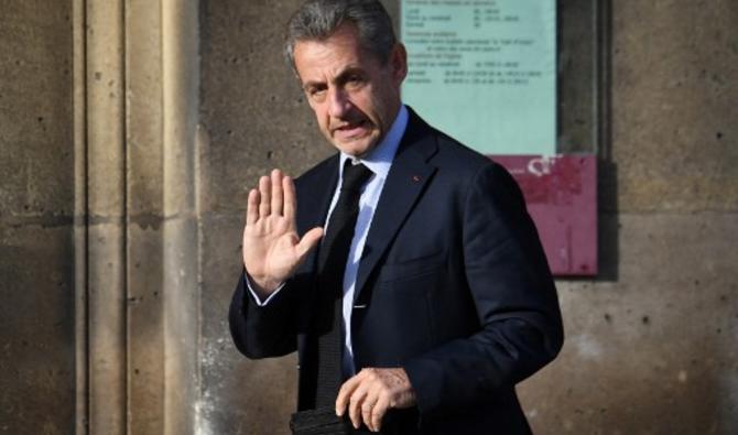 L'ancien président français Nicolas Sarkozy arrive pour les funérailles du journaliste français Etienne Mougeotte à l'église Saint-François-Xavier à Paris le 13 octobre 2021 (Photo, AFP) 