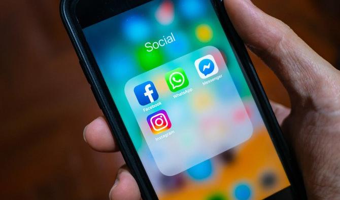 Facebook, Instagram, WhatsApp et Messenger, subissaient une panne massive lundi (Shutterstock)