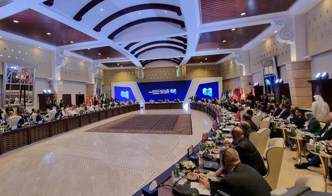Réunion des participants dans un hôtel de Tripoli pour une conférence internationale visant à soutenir la stabilité en Libye, le 21 octobre 2021. (Fichier/AFP) 