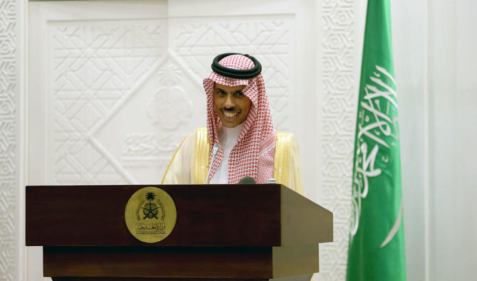 Le ministre saoudien, le prince Faisal ben Farhane s'exprime lors d'une conférence de presse au ministère des Affaires étrangères à Riyad (Photo AN/Meshaal Al-Qadeer) 