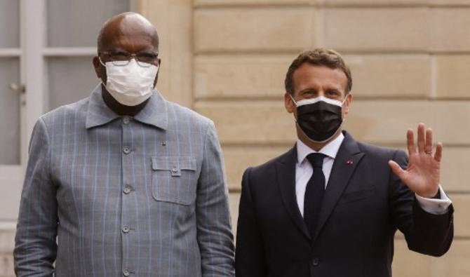 Le président français Emmanuel Macron accueille le président burkinabé Roch Marc Christian Kaboré à l'Elysée à Paris, le 17 mai 2021 (Photo, AFP)