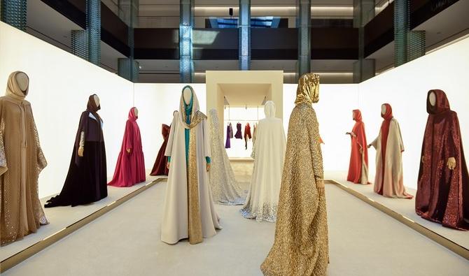 Valentino a présenté une gamme de quinze abayas haute couture imaginée par le directeur créatif de la maison, Pierpaolo Piccioli. (Photo Fournie)