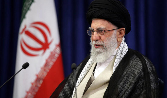 Le Guide suprême iranien, l'ayatollah Ali Khamenei, s'adressant à la nation lors d'un discours télévisé en direct, le 4 juin 2021. (Khamenei.Ir/AFP+) 