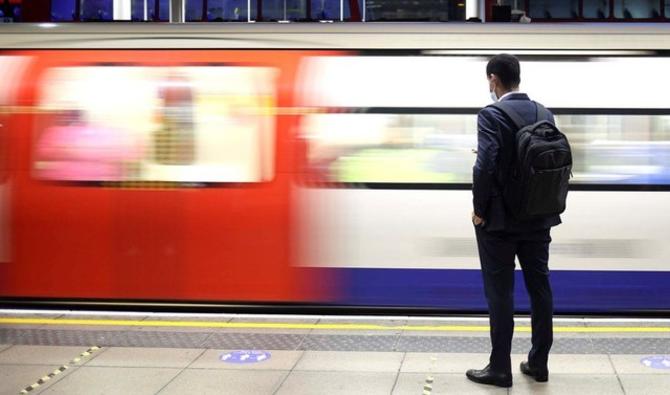 La British Transport Police enquête sur un incident haineux à bord d’un métro de la District Line entre les stations Mile End et Monument. (Photo, Reuters) 