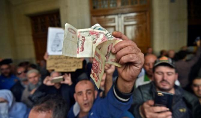Début octobre, le Fonds monétaire international (FMI) avait appelé l'Algérie à « recalibrer » sa politique économique et mener des « réformes structurelles ». (Photo, AFP)