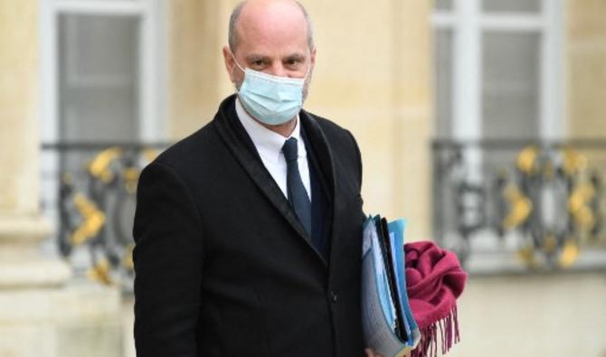 Le ministre de l'Education nationale Jean-Michel Blanquer quitte le palais présidentiel de l'Élysée à Paris après le conseil des ministres hebdomadaire du 12 janvier 2022. (Photo, AFP)