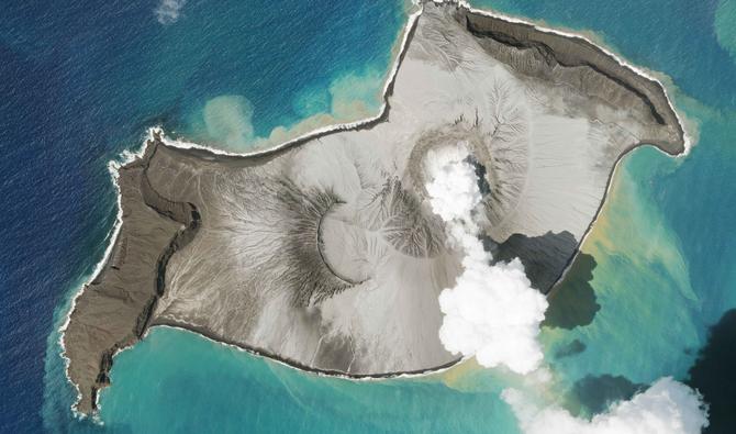 Une photo prise le 7 janvier 2022 et mise à disposition par 2022 Planet Labs PBC le 17 janvier 2022 montre l'éruption sur le volcan Hunga Tonga-Hunga Haʻapai. (Photo, AFP)