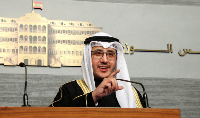 Le ministre des Affaires étrangères du Koweït, Sheikh Ahmad Nasser Al-Mohammad Al-Sabah, s'exprime après avoir rencontré le Premier ministre libanais Najib Mikati à Beyrouth, au Liban, le 22 janvier 2022. (REUTERS) 