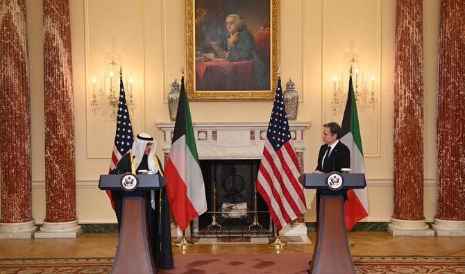 Le secrétaire d’État américain, Antony Blinken, et le ministre koweïtien des Affaires étrangères, cheikh Ahmad Nasser al-Mohammed al-Sabah, tiennent une conférence de presse conjointe à Washington, DC. (Photo, AFP) 
