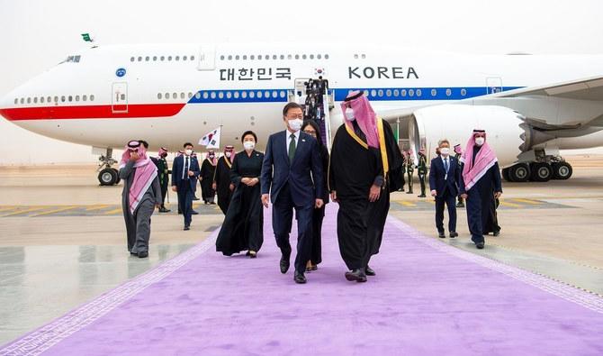 Lors d'une cérémonie de réception officielle, le président sud-coréen, Moon Jae-in, a été accueilli par le prince héritier, Mohammed ben Salmane. 