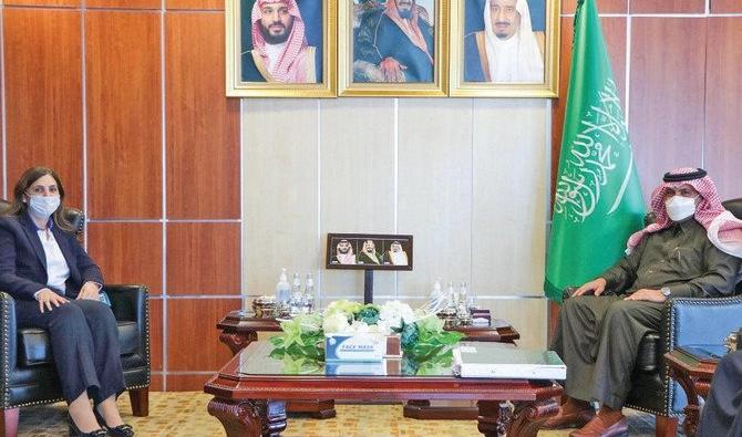 Mohammed ben Saeed Al-Jaber rencontre le Dr. Rola Dashti à Riyad. (Photo, SPA)
