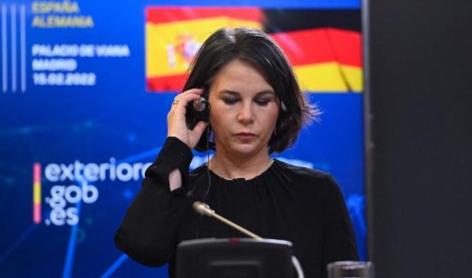 La ministre allemande des Affaires étrangères Annalena Baerbock lors d'une conférence de presse avec le ministre espagnol des Affaires étrangères après leur rencontre, à Madrid le 15 février 2022. (Photo, AFP)