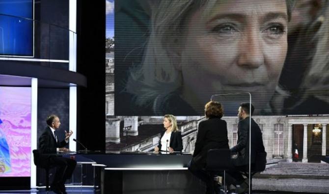 Le candidat à la présidence Eric Zemmour prend la parole lors du journal télévisé du soir de la chaîne de télévision France 2 à Paris, le 1er février 2022. (Photo, AFP)