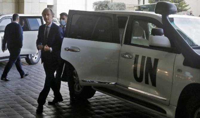 Geir Pedersen, envoyé spécial des Nations Unies pour la Syrie, arrive à son hôtel après une rencontre avec le ministre syrien des Affaires étrangères dans la capitale Damas, le 16 février 2022. (Photo, AFP)