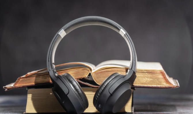 Photo of Los saudíes están adoptando los audiolibros como una nueva forma de entretenimiento