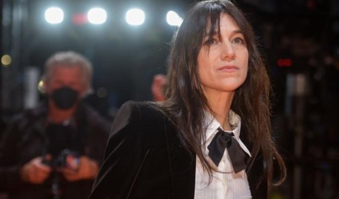 L'actrice française Charlotte Gainsbourg pose sur le tapis rouge lors de la 72e Berlinale, à Berlin, le 13 février 2022. (Photo, AFP)