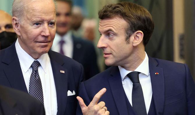 Le président américain avait tenté de joindre Emmanuel Macron dimanche soir mais ce dernier célébrait la victoire contre Marine Le Pen au Champ de Mars, à Paris. (Photo, AFP)