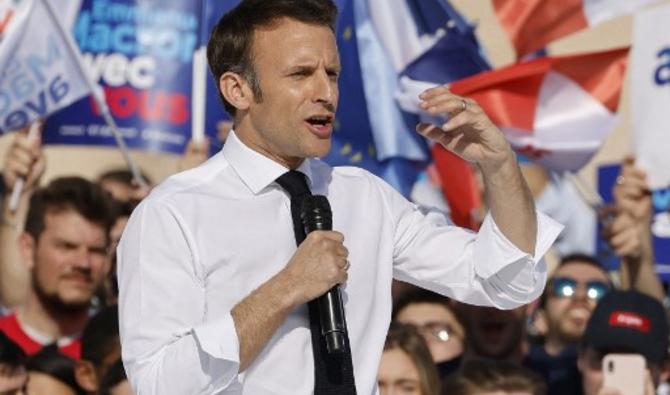 Emmanuel Macron prend la parole lors d'une réunion de campagne électorale à Marseille, dans le sud de la France, le 16 avril 2022. (Photo, AFP)
