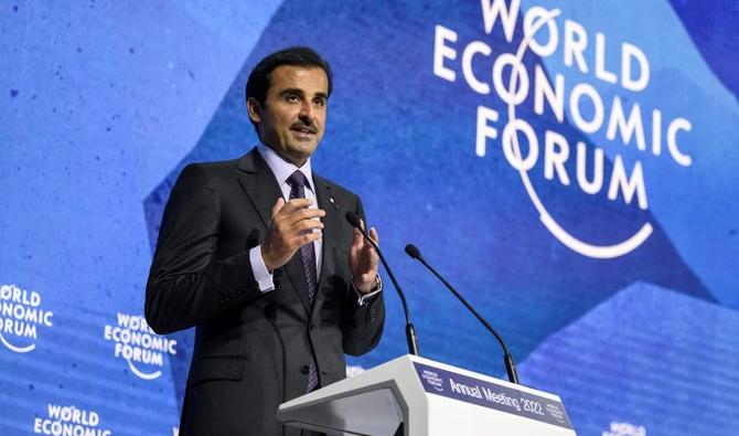 L'émir du Qatar, Cheikh Tamim ben Hamad al-Thani, prononçant un discours lors de la réunion annuelle du Forum économique mondial à Davos, le 23 mai 2022. (AFP)