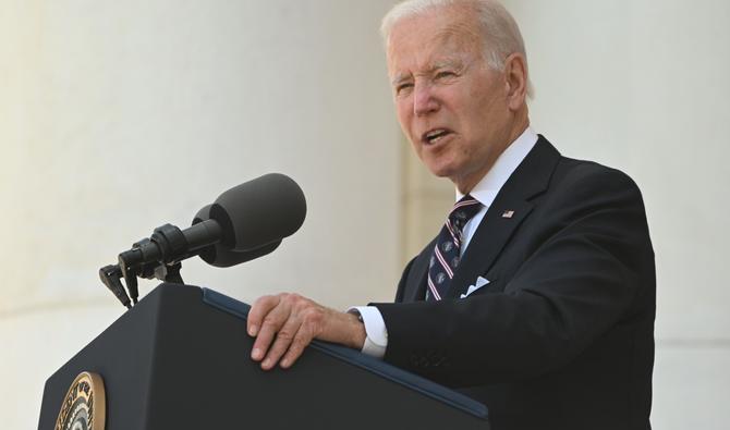 Le président américain Joe Biden prend la parole en l'honneur du Memorial Day au cimetière national d'Arlington à Arlington, en Virginie, le 30 mai 2022. (Photo, AFP)