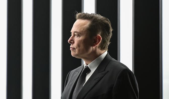 Sur cette photo d'archive prise le 22 mars 2022, le PDG de Tesla, Elon Musk, est photographié alors qu'il assiste au début de la production à la «Gigafactory» de Tesla à Gruenheide, au sud-est de Berlin. (Photo, AFP)