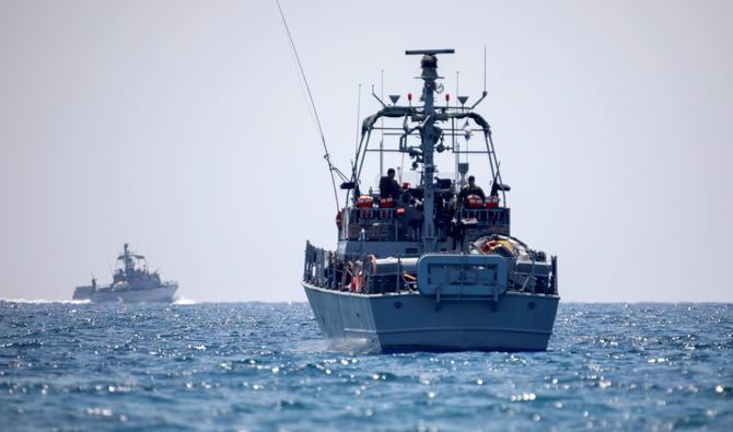 Des navires de la marine israélienne sont photographiés au large de Rosh Hanikra, une zone à la frontière entre Israël et le Liban (Ras al-Naqoura), le 6 juin 2022. (Photo, AFP)