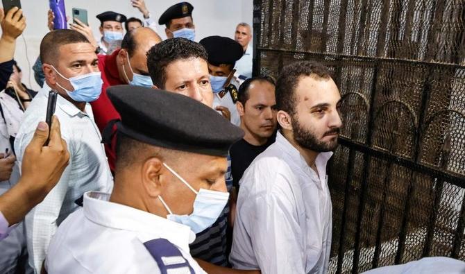 L'assassin présumé de l'étudiante Nayera Achraf après son premier procès au palais de justice de Mansourah, le 26 juin 2022. (Photo, AFP)