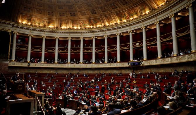 Parmi les 577 députés élus, un peu moins de la moitié (275) occupaient déjà un siège au Palais-Bourbon lors de la précédente législature. (Photo, AFP)