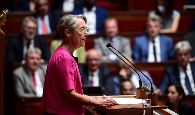 La Première ministre française Elisabeth Borne s'adresse aux députés lors de sa "déclaration politique générale" pour lancer la session législative à l'Assemblée nationale à Paris, le 6 juillet 2022. (Photo, AFP)