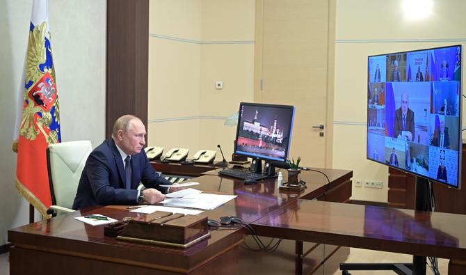 Le président russe Vladimir Poutine préside une réunion du Conseil présidentiel pour le développement stratégique et les projets nationaux via une liaison vidéo à la résidence d'État de Novo-Ogaryovo, à l'extérieur de Moscou, le 18 juillet 2022. (Photo, AFP)