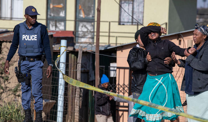 Au moins 15 personnes ont été tuées lors d'une fusillade dans un bar de Soweto alors que la recherche d'assaillants se poursuit. (AFP)