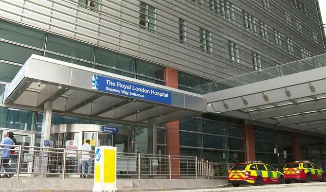 Le  « Royal London Hospital », où le maintien en vie d'Archie Battersbee, 12 ans et considéré en état de mort cérébrale par les médecins, devait être interrompu à 11h00 (1000 GMT) le mercredi 3 août 2022, après que la justice britannique ait autorisé mi-juillet l'établissement à mettre fin aux soins. (Photo, AFP)