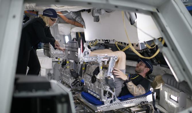 Les astronautes «font beaucoup d'entraînements d'évacuation d'urgence ici», montre Debbie Korth, responsable adjointe du projet Orion, sur lequel elle travaille depuis plus de dix ans. (Photo, AFP)