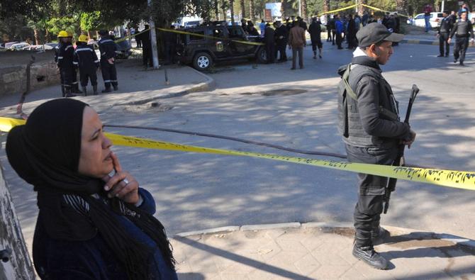 Un Egyptien de 22 ans a «poignardé à plusieurs reprises avec un couteau la victime, Salma», à quelques pas du palais de justice de Zagazig, rapporte le parquet. (Photo, AFP)