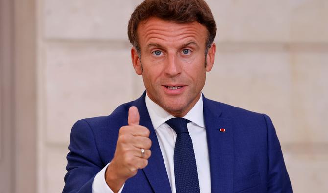 Le président français Emmanuel Macron s'adresse aux médias à la suite d'une conférence avec le chancelier allemand Olaf Scholz sur la crise énergétique par liaison vidéo, au palais présidentiel de l'Elysée à Paris, le 5 septembre 2022. (Photo, AFP)