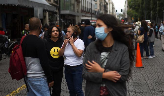 Dans la capitale, les habitants sont redescendus dans les rues quand l'alerte a retenti, à peine une demi-heure après un exercice anti-sismique. (Photo, AFP)
