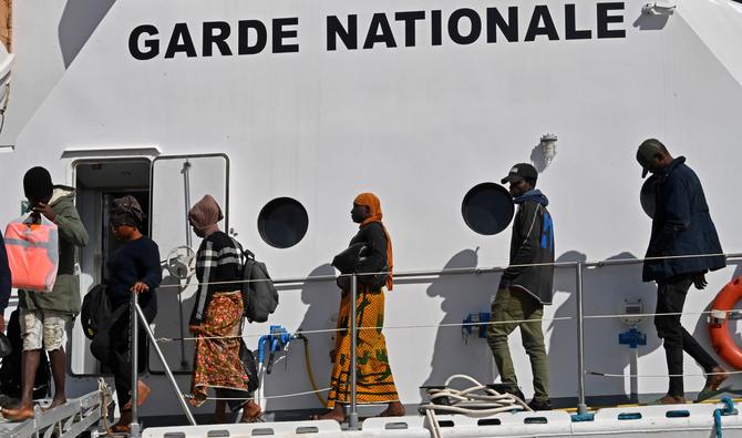 Nouveau sauvetage de plus de 70 migrants en Méditerranée | Arab News FR