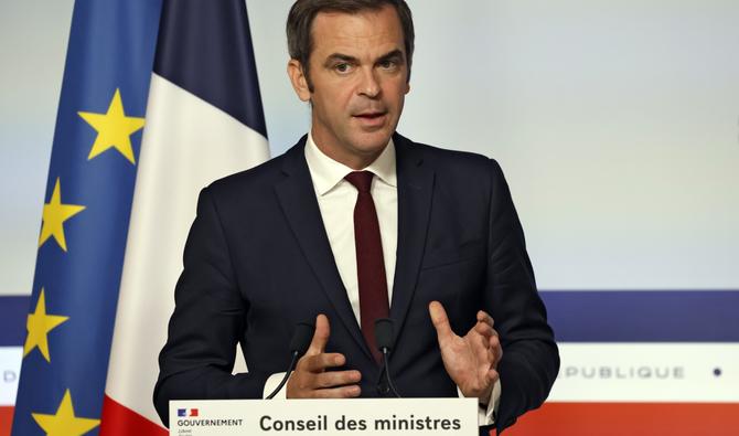 Le porte-parole du gouvernement français Olivier Véran donne une conférence de presse à l'issue du conseil des ministres hebdomadaire à l'Elysée à Paris, le 5 octobre 2022. (Photo, AFP)